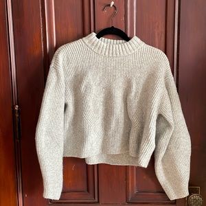 H&M Medium Gray Cropped Sweater EUC